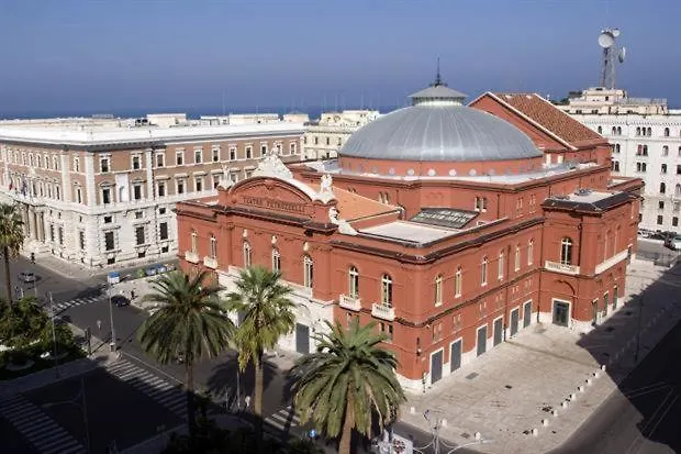 maison Nicolai_ centro città, area molto fornita!! Bari Italia